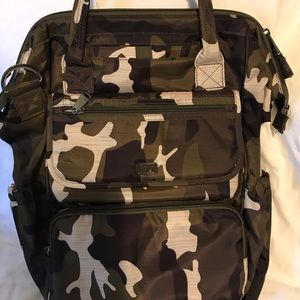 Lug - Brushed Camo Olive - Via. NWOT - Hard to find